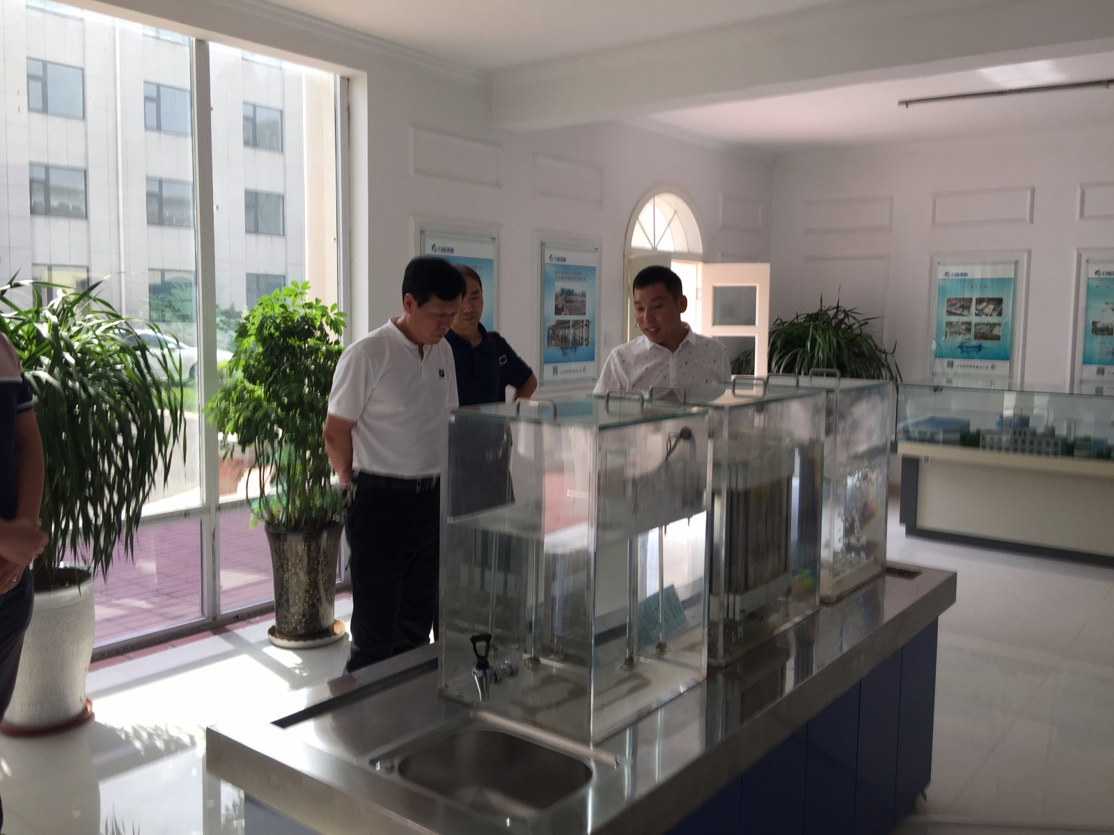 安鋼集團總經理一行來公司參觀